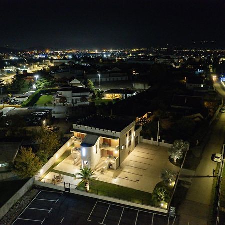 Mitrovici  Motel Zeta Lux מראה חיצוני תמונה
