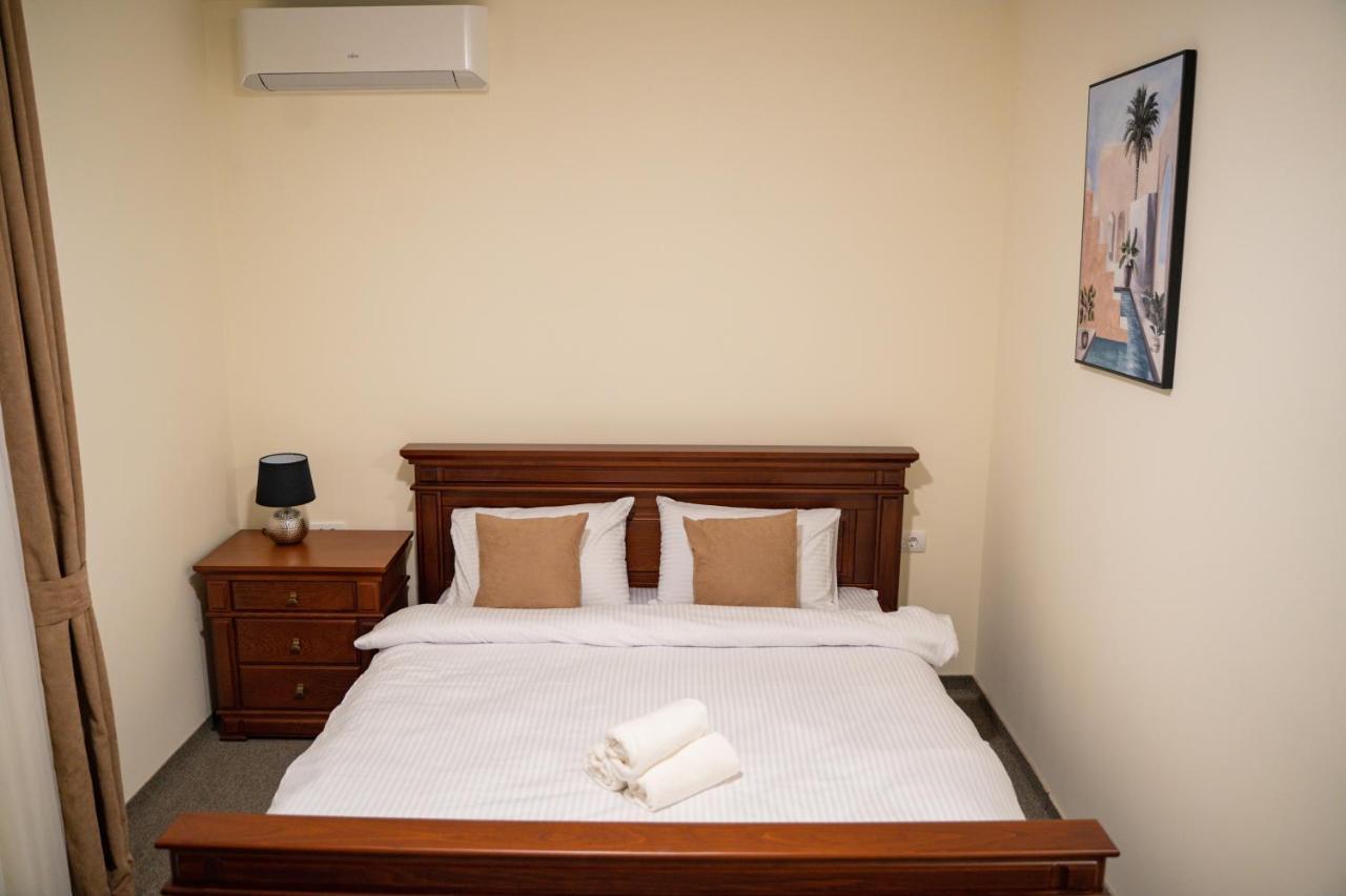 Mitrovici  Motel Zeta Lux מראה חיצוני תמונה