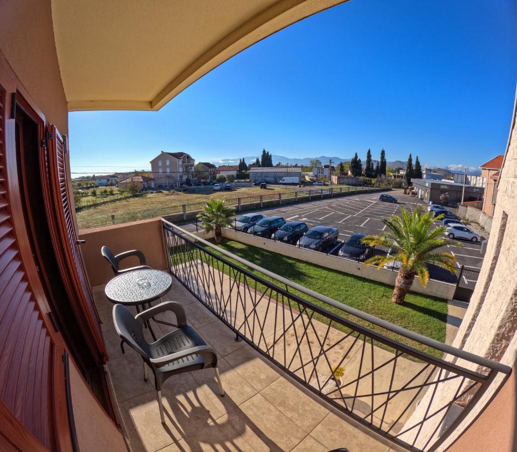 Mitrovici  Motel Zeta Lux מראה חיצוני תמונה