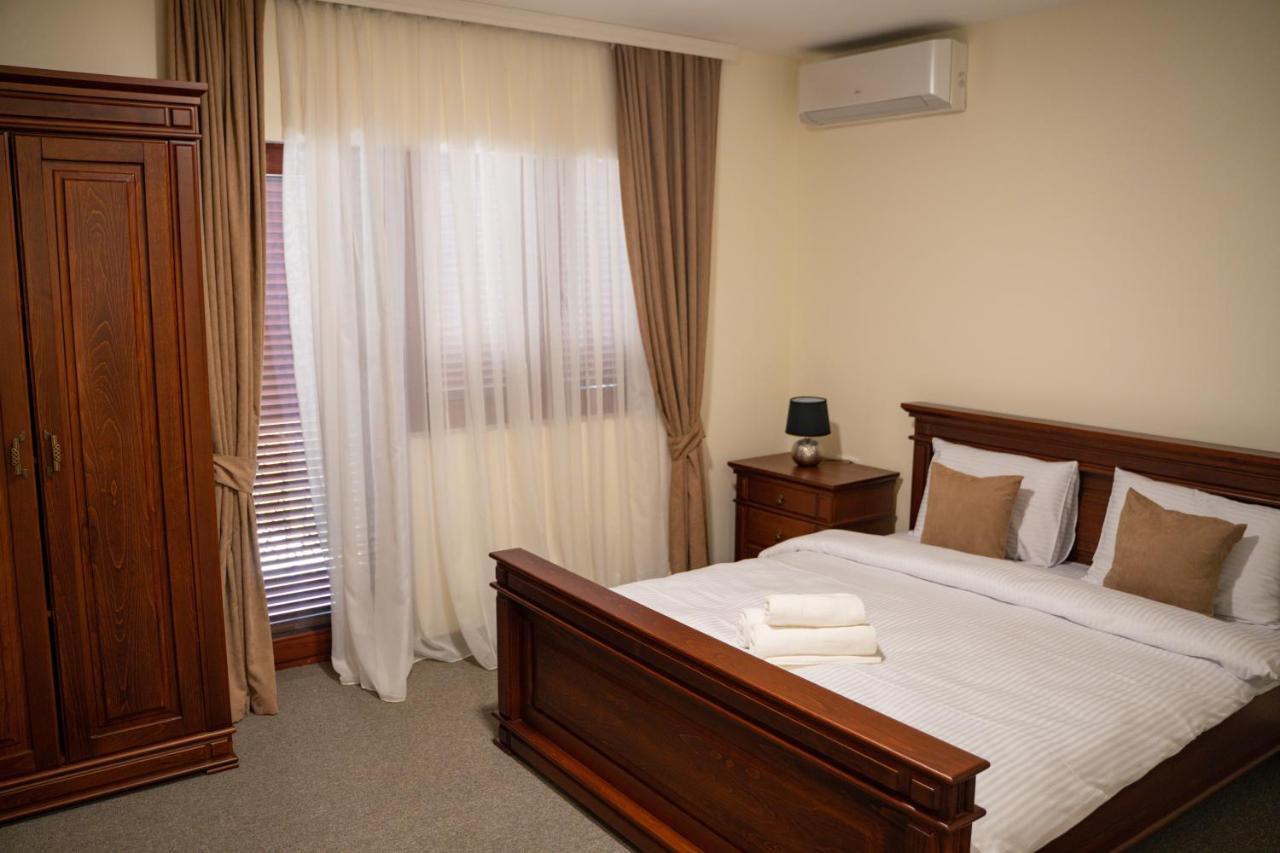 Mitrovici  Motel Zeta Lux מראה חיצוני תמונה