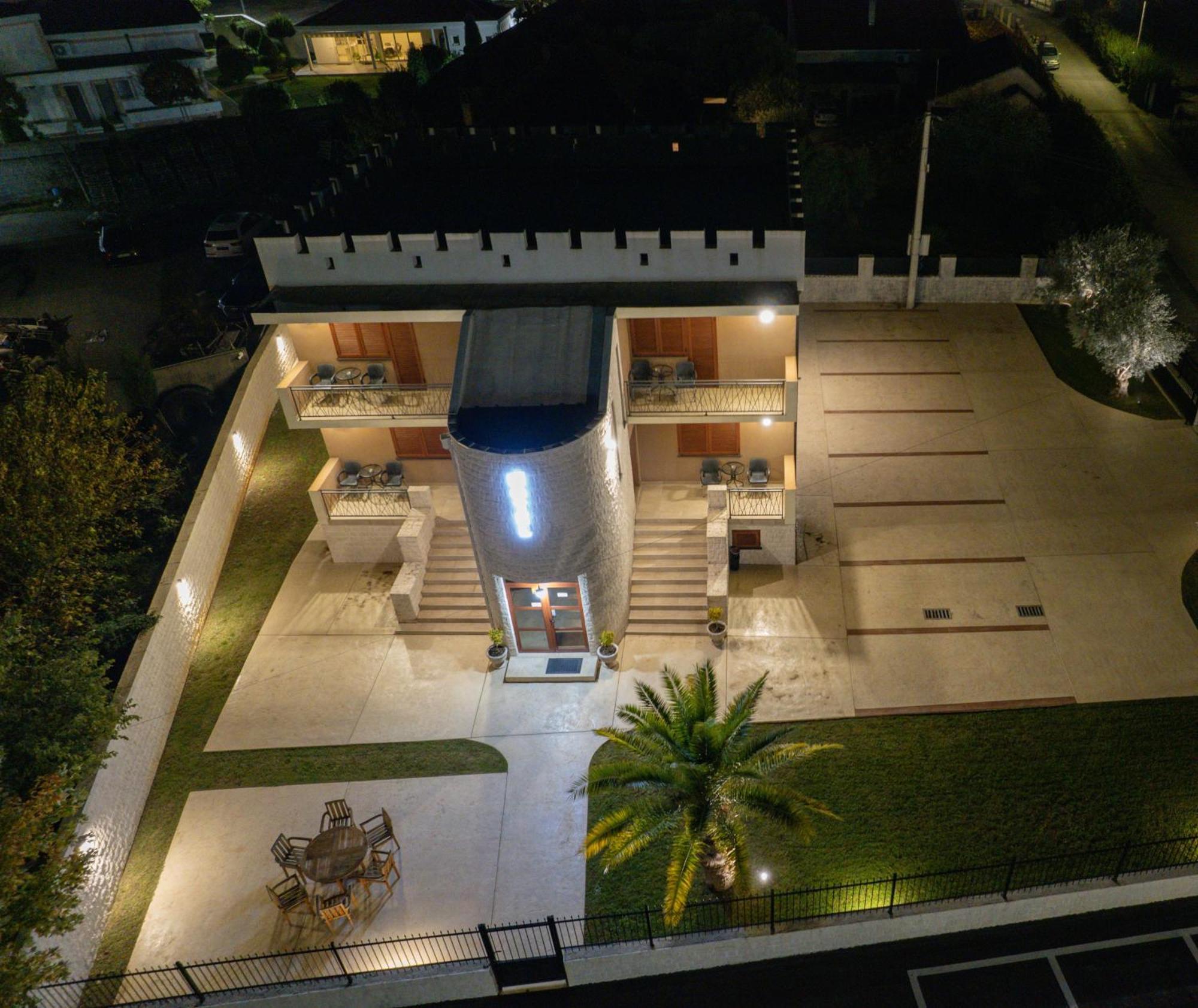 Mitrovici  Motel Zeta Lux מראה חיצוני תמונה