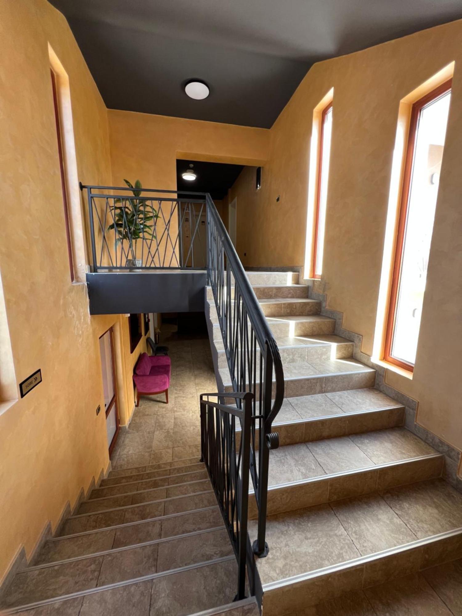 Mitrovici  Motel Zeta Lux מראה חיצוני תמונה