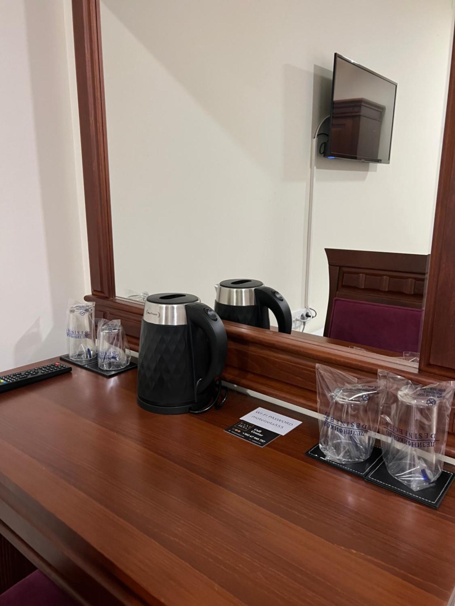 Mitrovici  Motel Zeta Lux מראה חיצוני תמונה