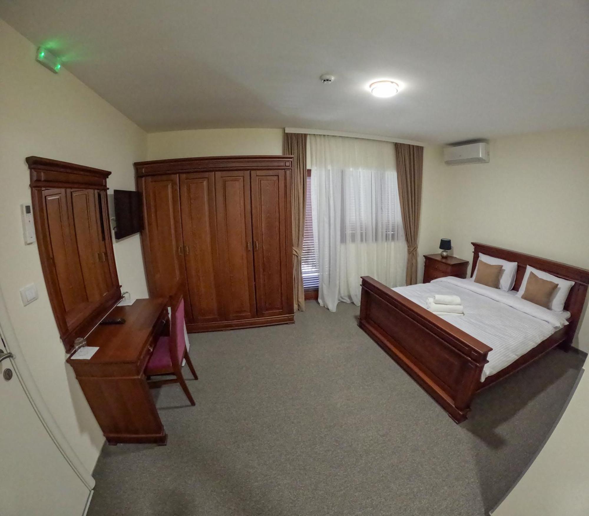 Mitrovici  Motel Zeta Lux מראה חיצוני תמונה
