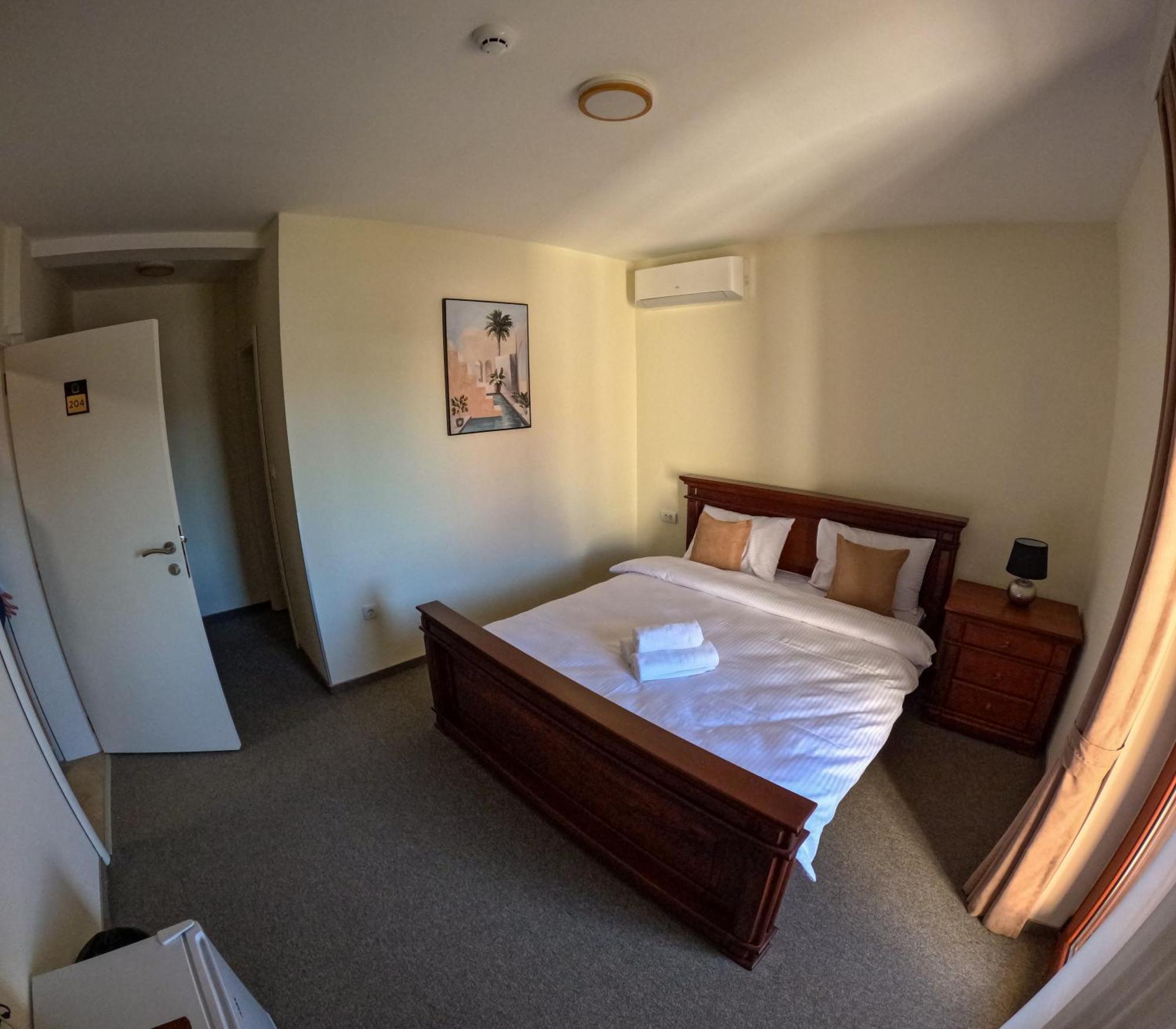 Mitrovici  Motel Zeta Lux מראה חיצוני תמונה