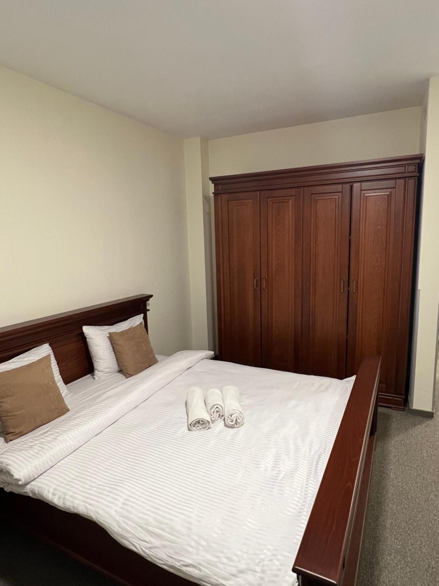 Mitrovici  Motel Zeta Lux מראה חיצוני תמונה